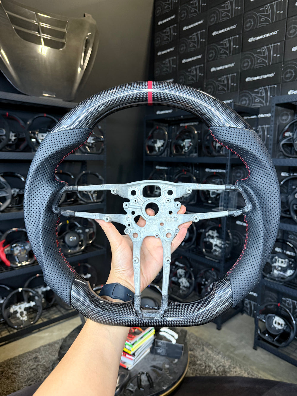 [Made to Order] Porsche (991.2 Wheel) - Sport - Gloss Plain Carbon - Smooth Leather - Black Stitching - No Stripe