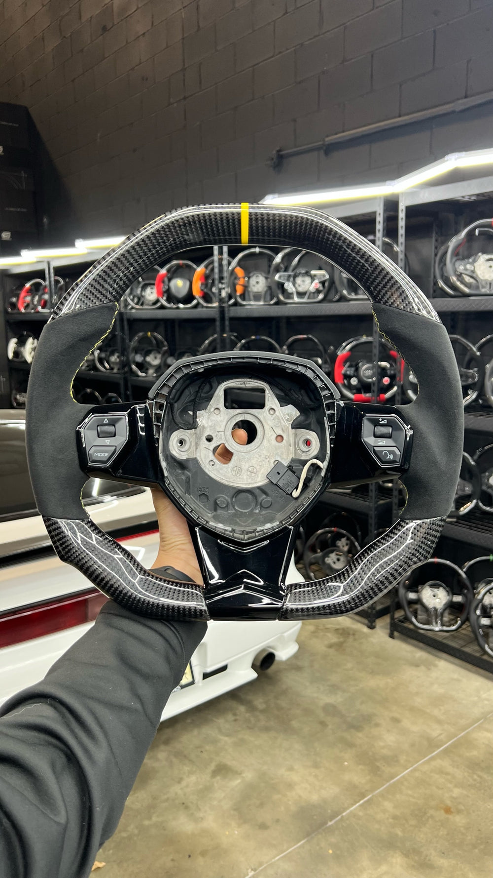Carismo Steering Wheel For Lamborghini Aventador - Signature - Gloss Carbon - Alcantara