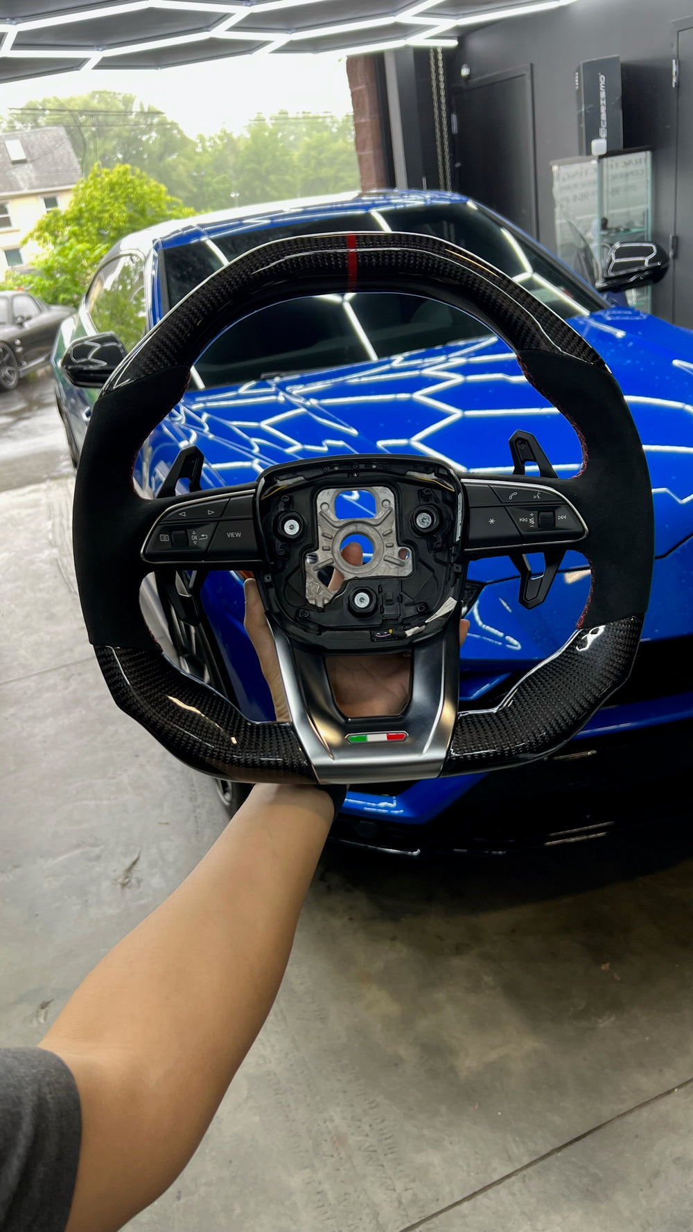 Carismo Steering Wheel For Lamborghini Urus - Signature - Gloss Carbon - Alcantara - Red