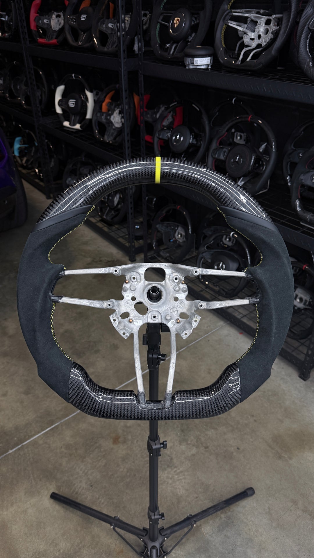 [Media/Test] Porsche (991.2 Wheel) - Sport - Gloss Carbon - Alcantara - Yellow Stitching - Yellow Stripe