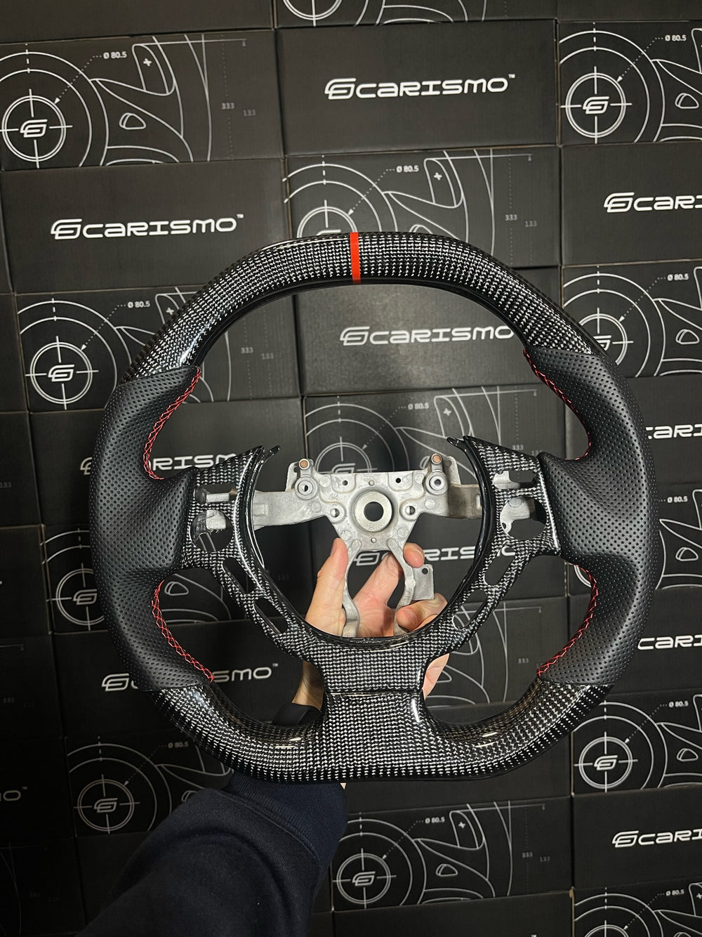 [Made to Order] Nissan GT-R (R35 CBA & DBA) - Sport - Gloss Carbon - Perforated Leather - Black Stitching - No Stripe