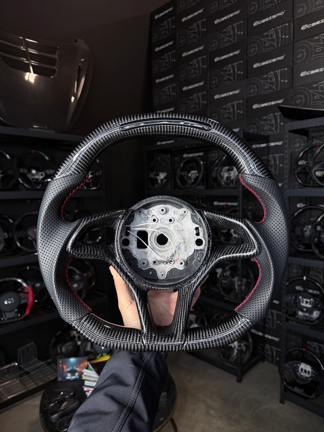 [Media/Test] McLaren Sport Series - Sequential RPM LED - Gloss Carbon - Perforated Leather - Red Stitching - No Stripe