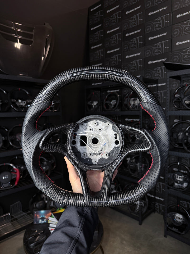 [Media/Test] McLaren Sport Series - Sequential RPM LED - Gloss Carbon - Perforated Leather - Red Stitching - No Stripe