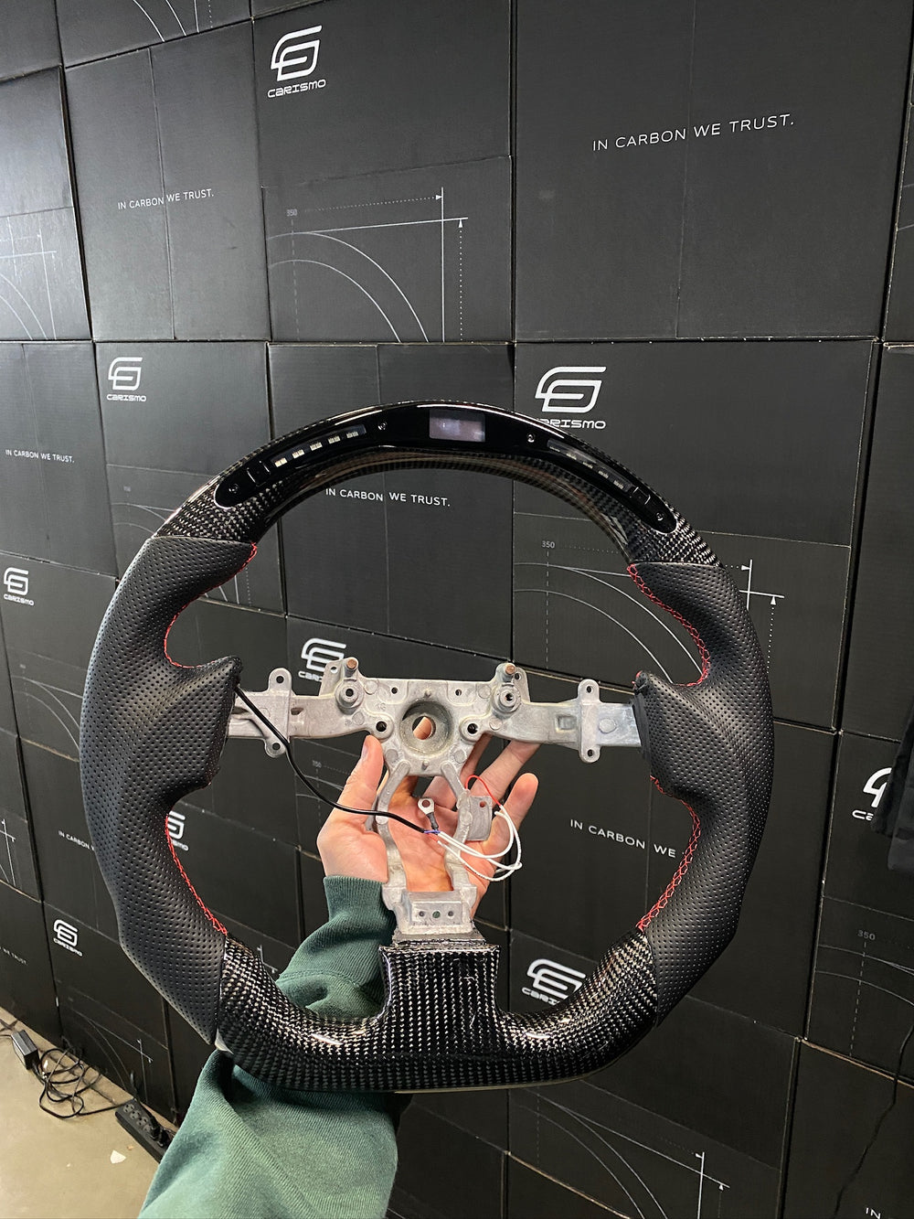 Carismo Steering Wheel For Nissan GT-R (R35 CBA & DBA) - Classic RPM LED - Gloss Carbon - Perforated Leather