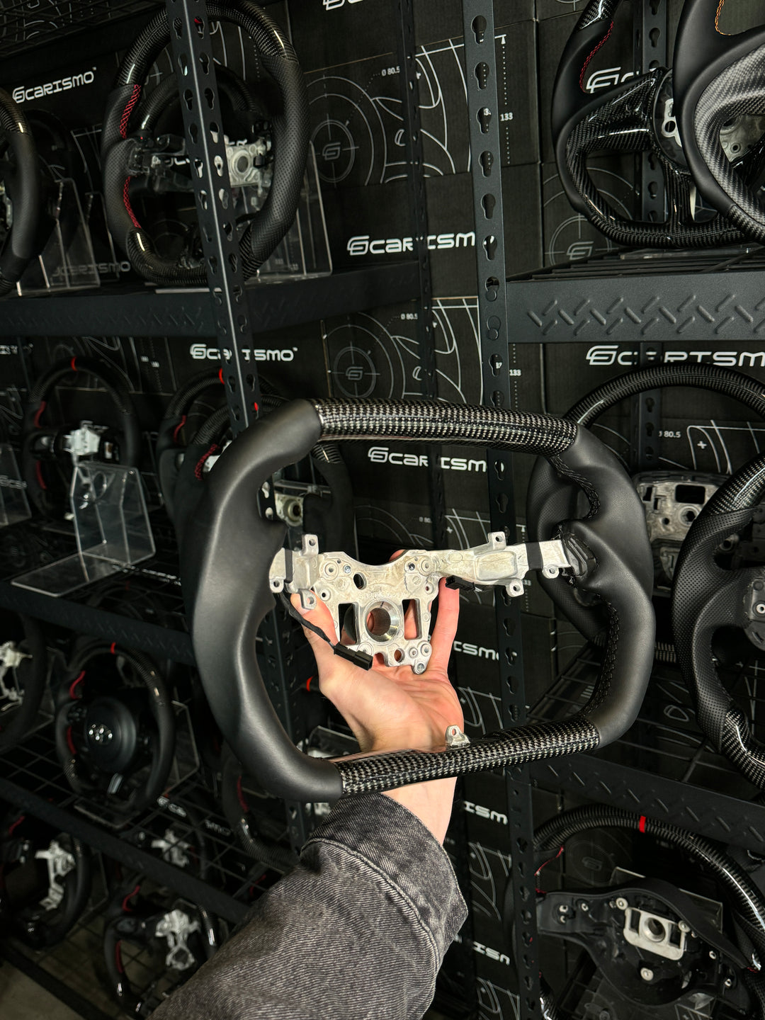 [Media/Test] Tesla Model 3 (2023 Facelift) - Signature (Alt.) - Gloss Carbon - Smooth Leather - Black Stitching - No Stripe