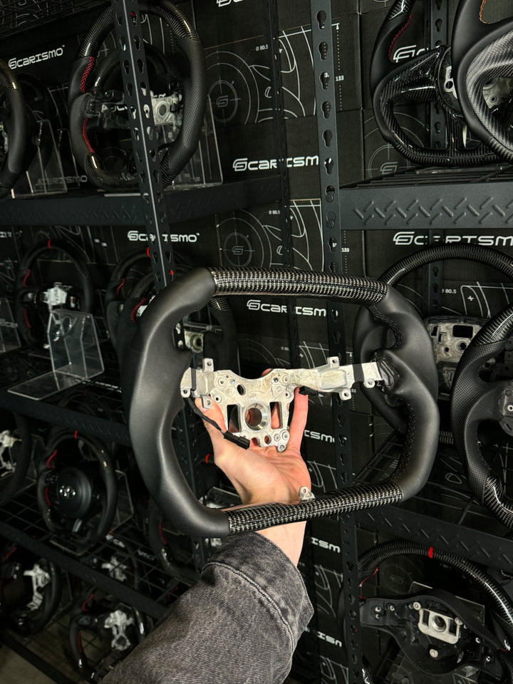 [Media/Test] Tesla Model 3 (2023 Facelift) - Signature (Alt.) - Gloss Carbon - Smooth Leather - Black Stitching - No Stripe