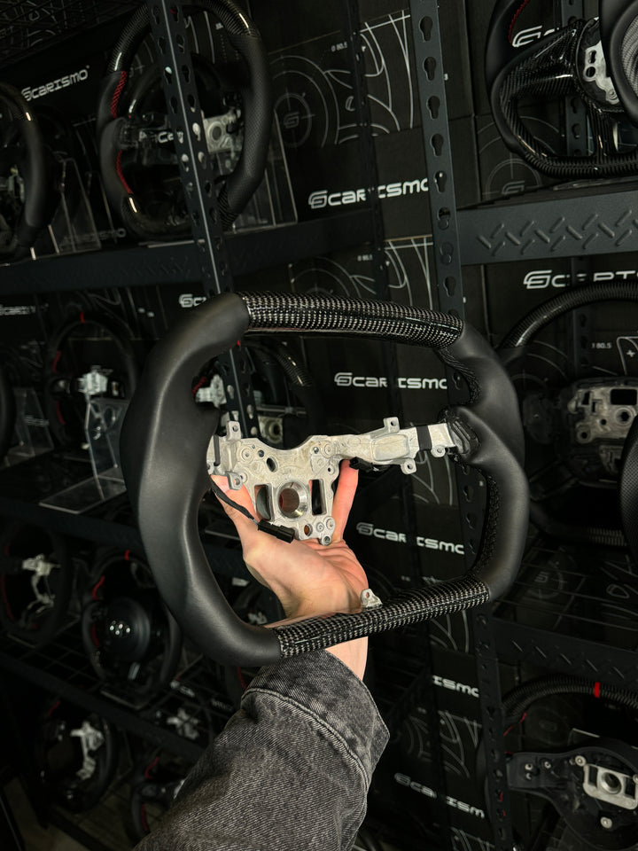 [Media/Test] Tesla Model 3 (2023 Facelift) - Signature (Alt.) - Gloss Carbon - Smooth Leather - Black Stitching - No Stripe