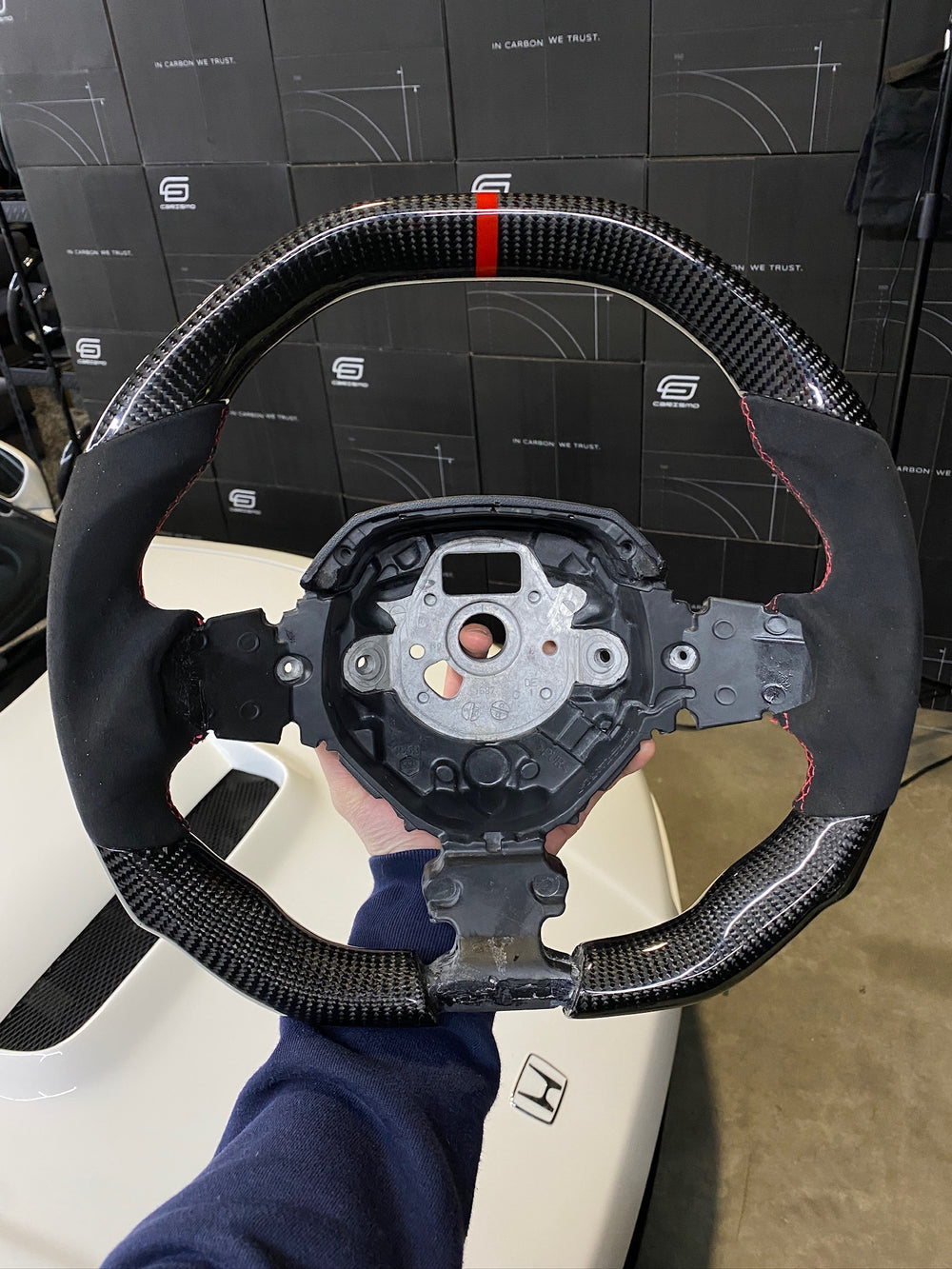 Carismo Steering Wheel For Lamborghini Aventador - Signature - Gloss Carbon - Alcantara