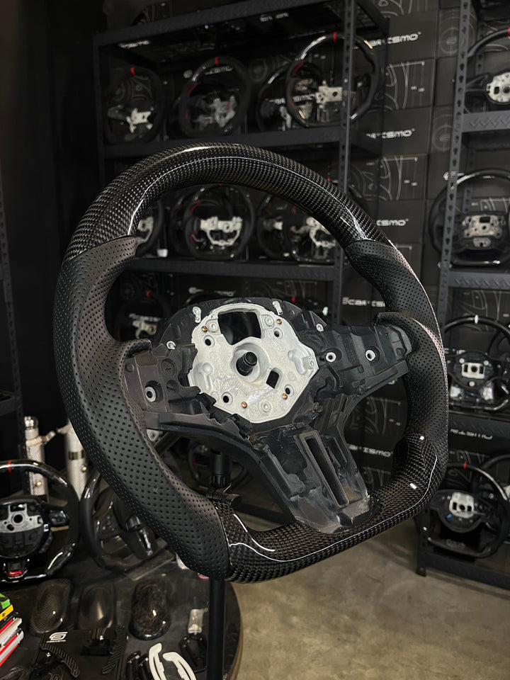 [Media/Test] BMW G-Series (M Performance Wheel) - Sport - Gloss Carbon - Perforated Leather - Black Stitching - No Stripe