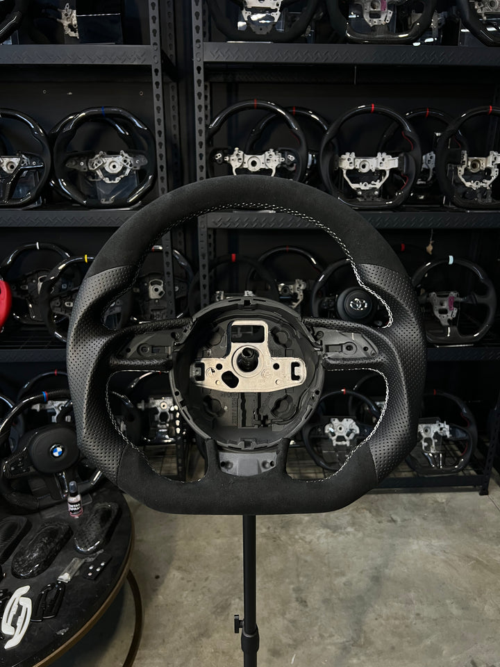[Media/Test] Audi (B8.5 Wheel) - Sport - Alcantara -  Perforated Leather - White Stitching - No Stripe