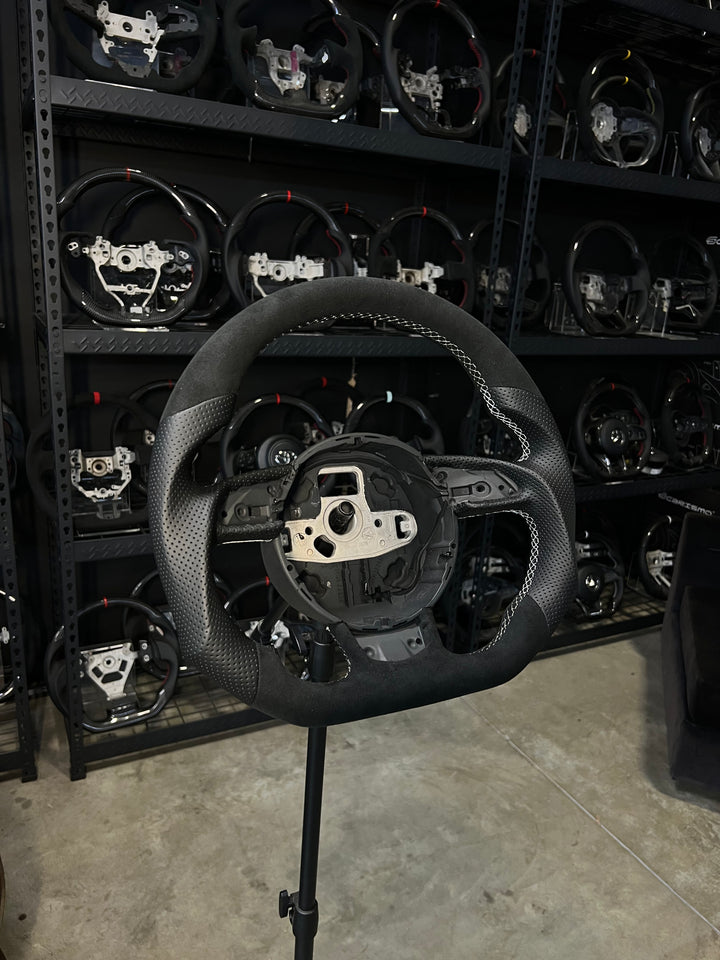 [Media/Test] Audi (B8.5 Wheel) - Sport - Alcantara -  Perforated Leather - White Stitching - No Stripe