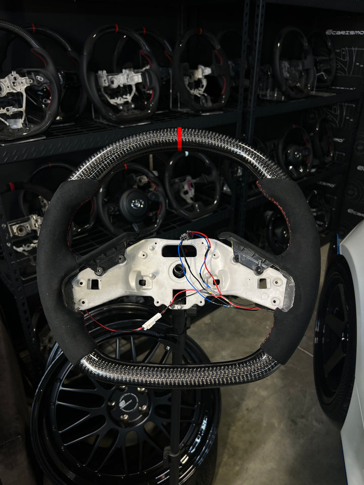 [Media/Test] Chevrolet Corvette (C8) - Sport - Gloss Carbon - Alcantara - Red Stitching - Red Stripe (Heated)