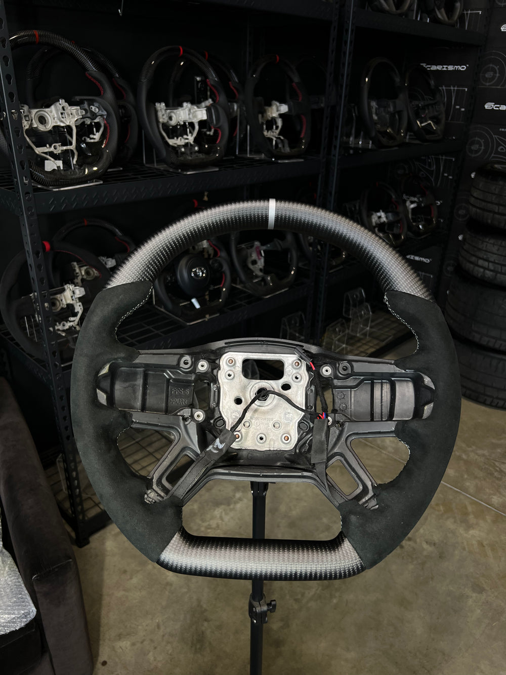 [Media/Test] Land Rover Defender (L663) - Sport (Heated) - Matte Carbon - Alcantara - Silver Stitching - Silver Stripe