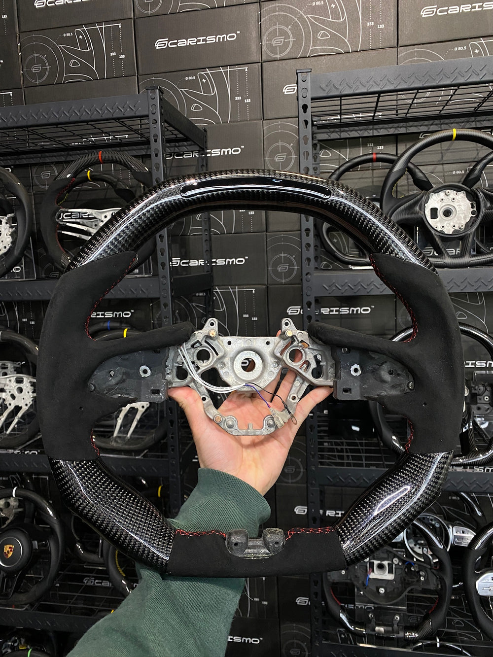 Carismo Steering Wheel For Nissan GT-R (R35 EBA) - Sequential RPM LED - Gloss Carbon - Alcantara