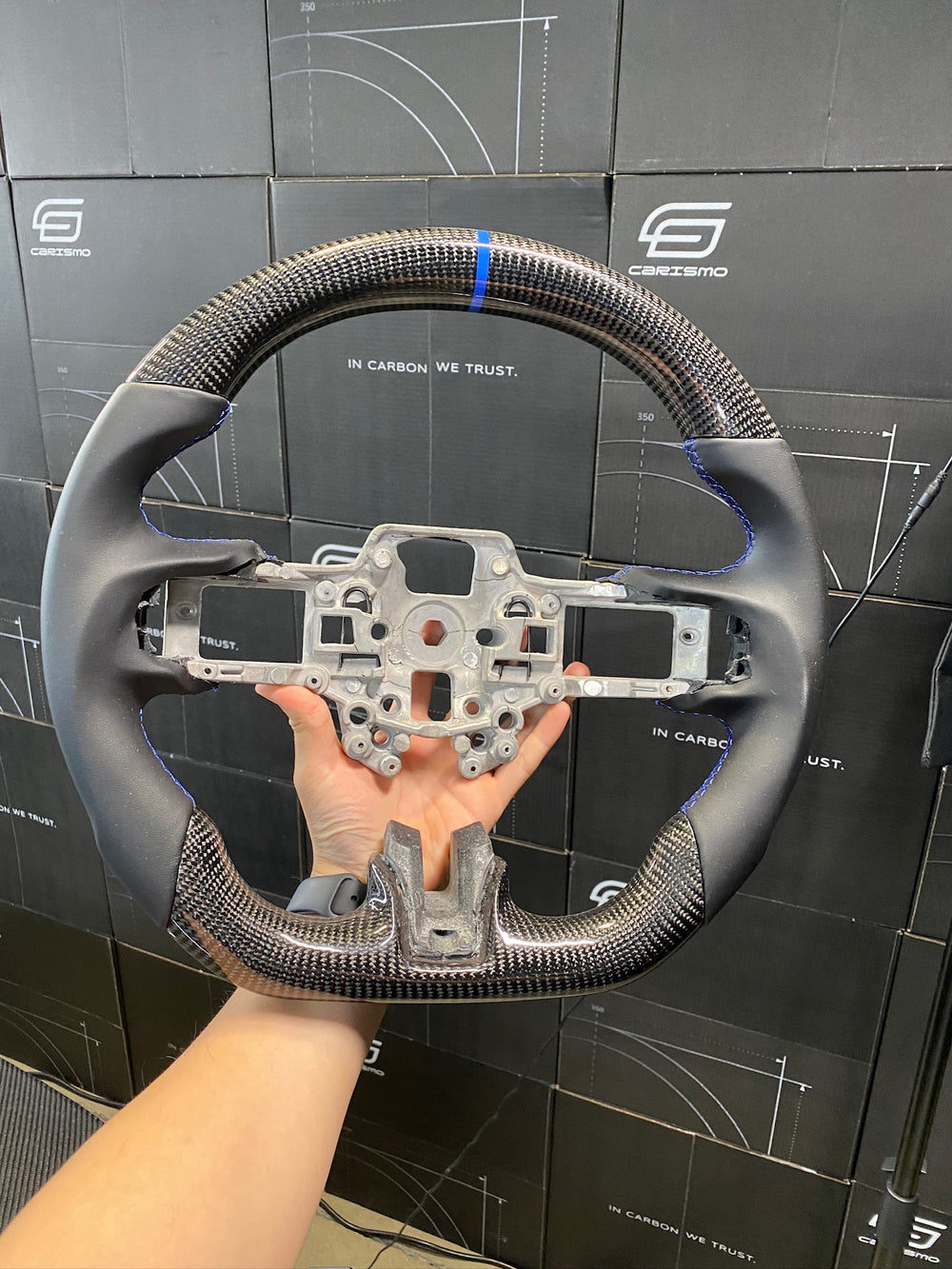 [Made to Order] Ford Mustang (S550 2018 Refresh) - Sport - Gloss Carbon - Smooth Leather - Blue Stitching - Blue Stripe