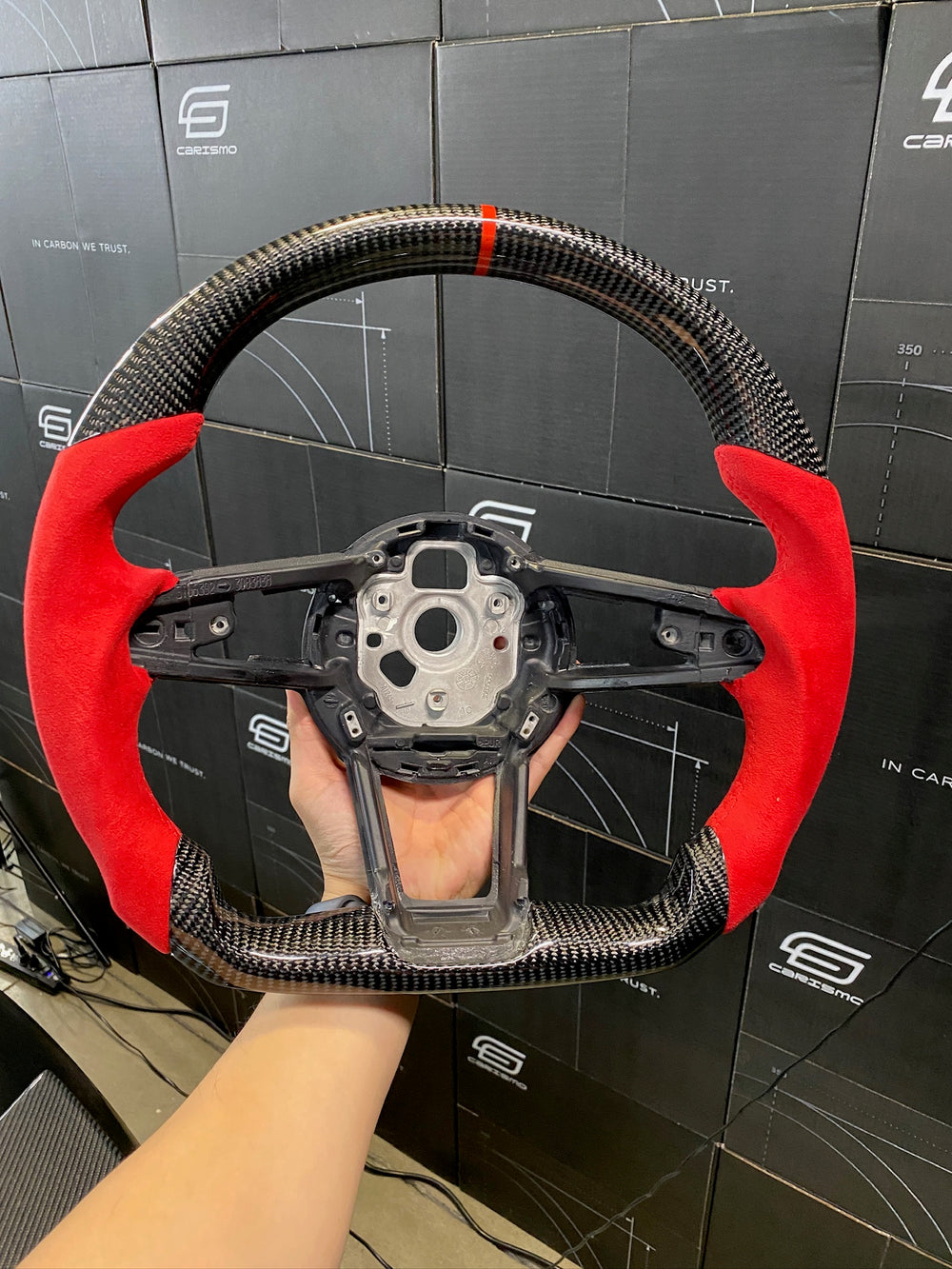 [Media/Test] Audi R8 (Gen 2) - Sport - Gloss Carbon - Red Alcantara - Black Stitching - Red Stripe