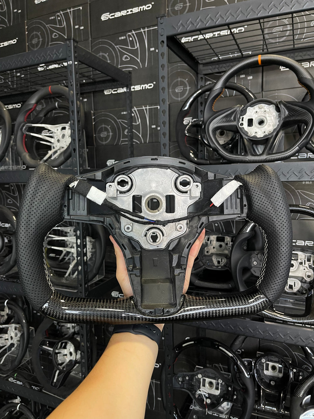 [Media/Test] Tesla Model 3/Y - Yoke-Style (Non-Heated) - Gloss Carbon - Perforated Leather - White Stitching - No Stripe
