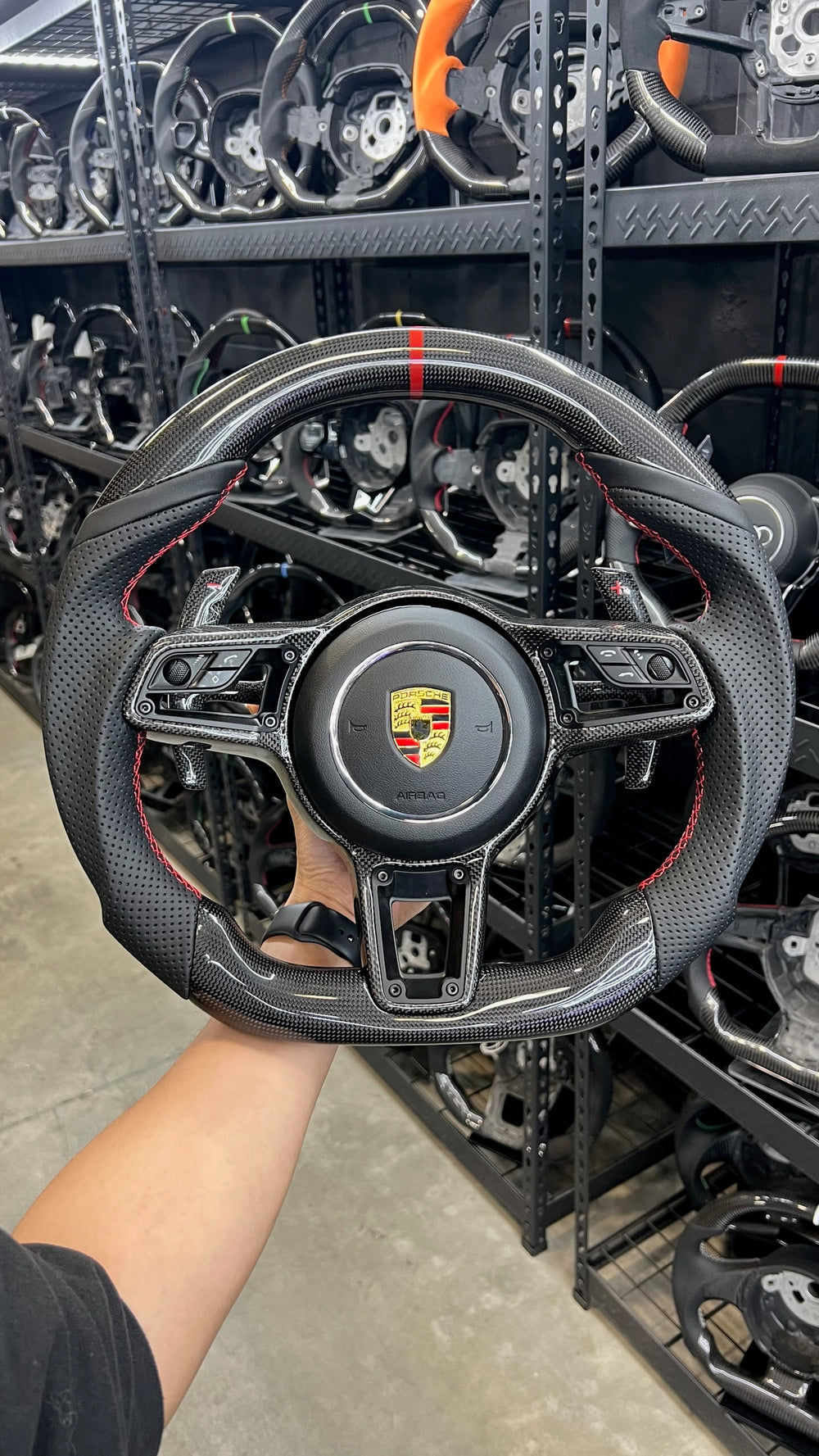 [Made to Order] Porsche (991.2 Wheel) - Sport - Gloss Plain Carbon - Smooth Leather - Black Stitching - No Stripe