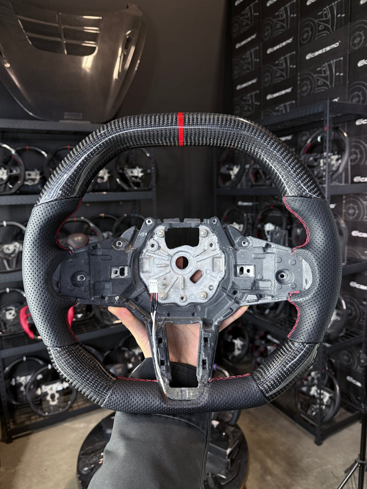 [Media/Test] BMW G-Series LCI (M Performance Wheels) - Signature - Gloss Carbon - Perforated Leather - Red Stitching - Red Stripe