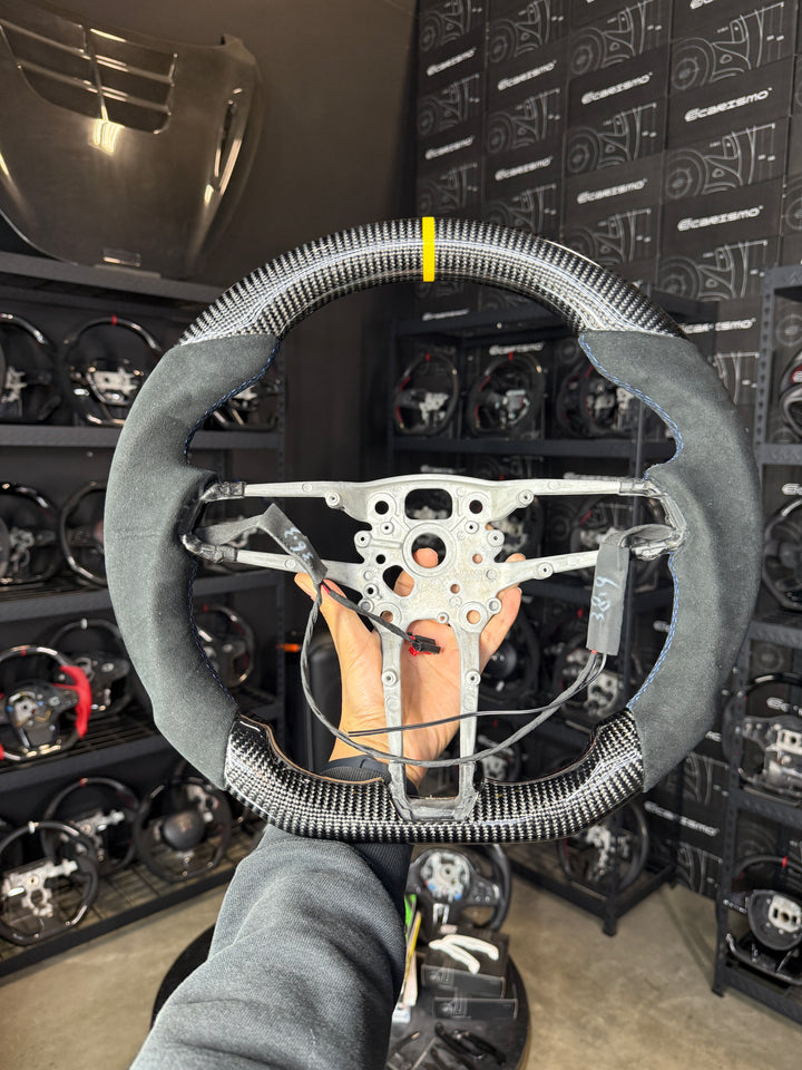 [Media/Test] Porsche (992.1 Wheel) - Sport - Gloss Carbon - Alcantara - Blue Stitching - Yellow Stripe (Heated)
