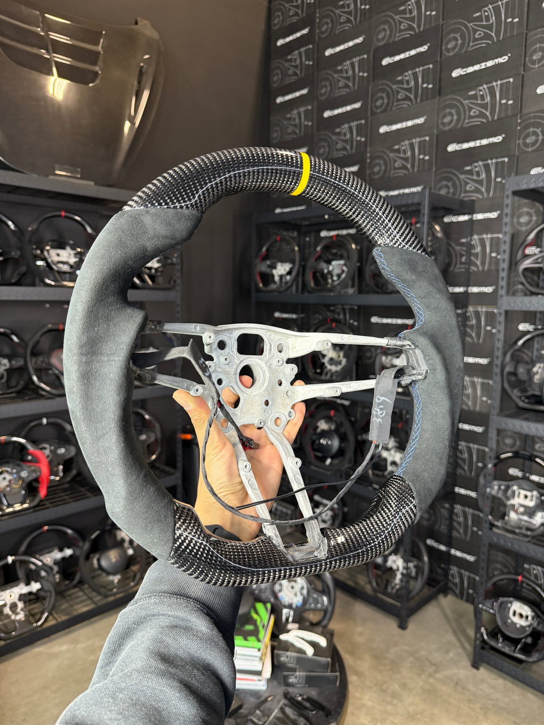 [Media/Test] Porsche (992.1 Wheel) - Sport - Gloss Carbon - Alcantara - Blue Stitching - Yellow Stripe (Heated)