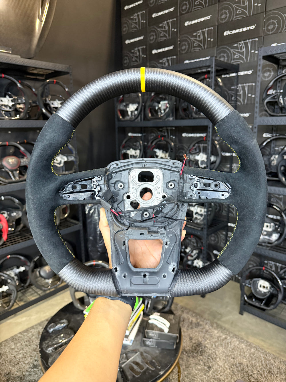 [Made to Order] Lamborghini Urus - OEM Shape - Matte Carbon - Alcantara - Yellow Stitching - Yellow Stripe