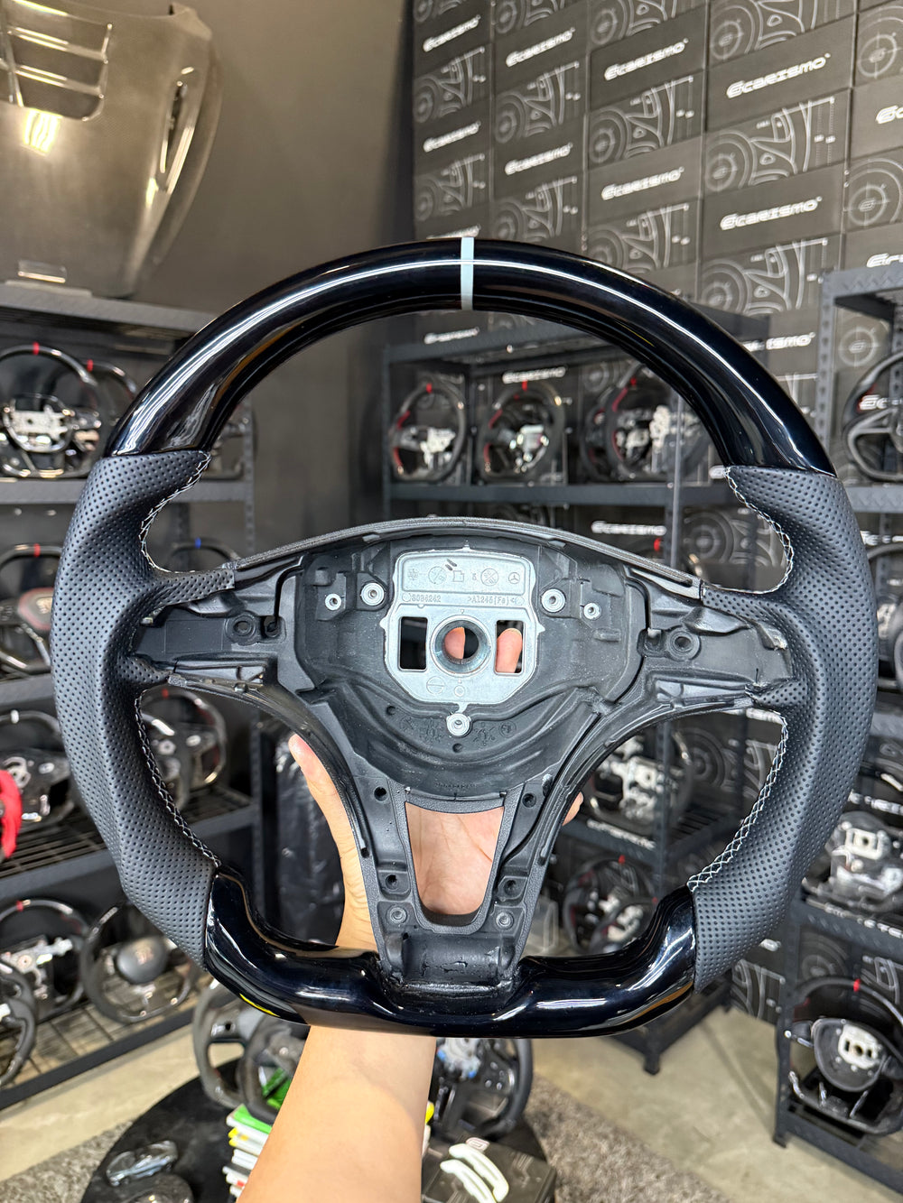 [Media/Test] Mercedes/AMG (2016 Round-Bottom Wheel) - Sport - (No Carbon) Piano Black - Perforated Leather - Grey Stitching - Grey Stripe