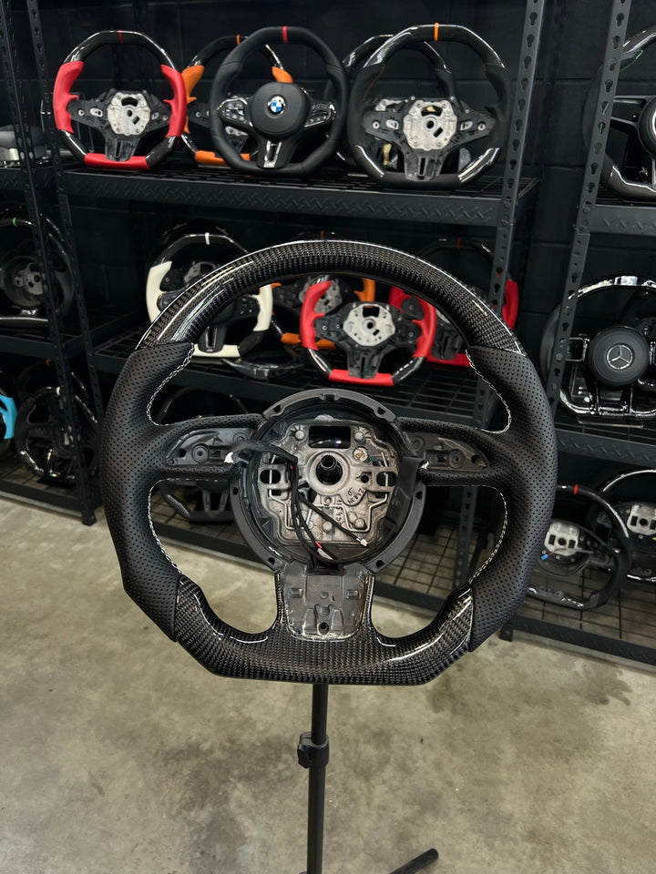 [Made to Order] Audi (C7 Wheel) - Sport - Gloss Carbon - Perforated Leather - White Stitching - No Stripe