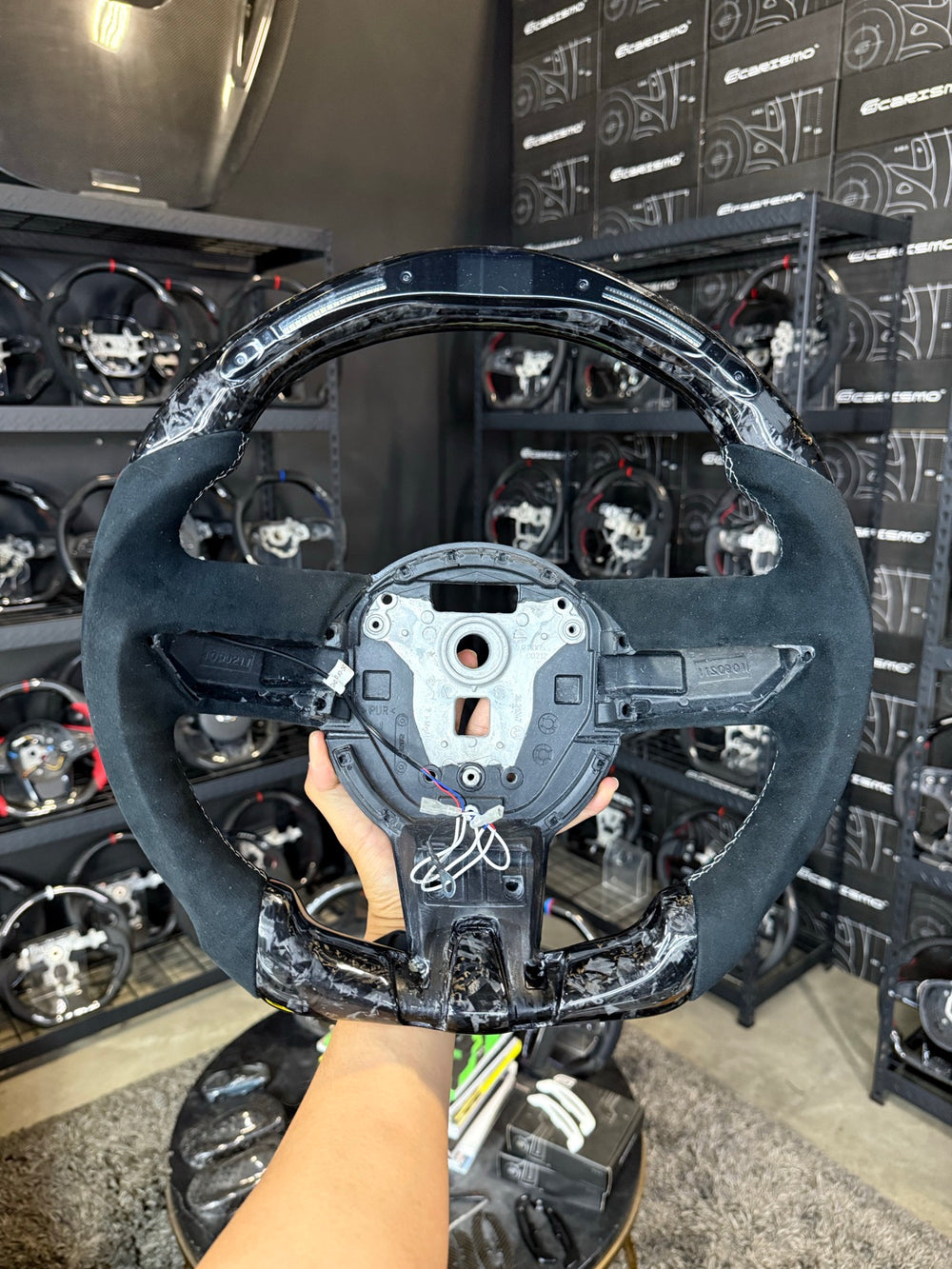 [Made to Order] Chevrolet Camaro (Gen 5) - Classic RPM LED - Gloss Forged Carbon - Alcantara - White Stitching - No Stripe
