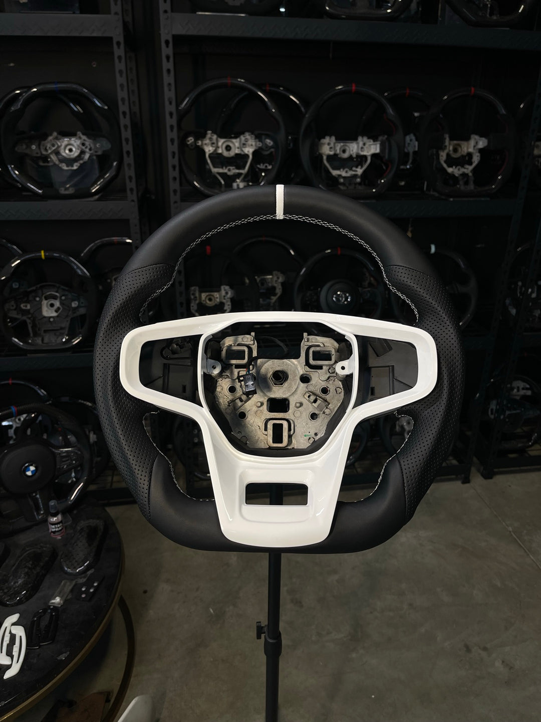 [Made to Order] Ford Bronco (Gen 6) - Sport - Full Leather - Perforated Leather - White Stitching - White Smooth Leather Stripe