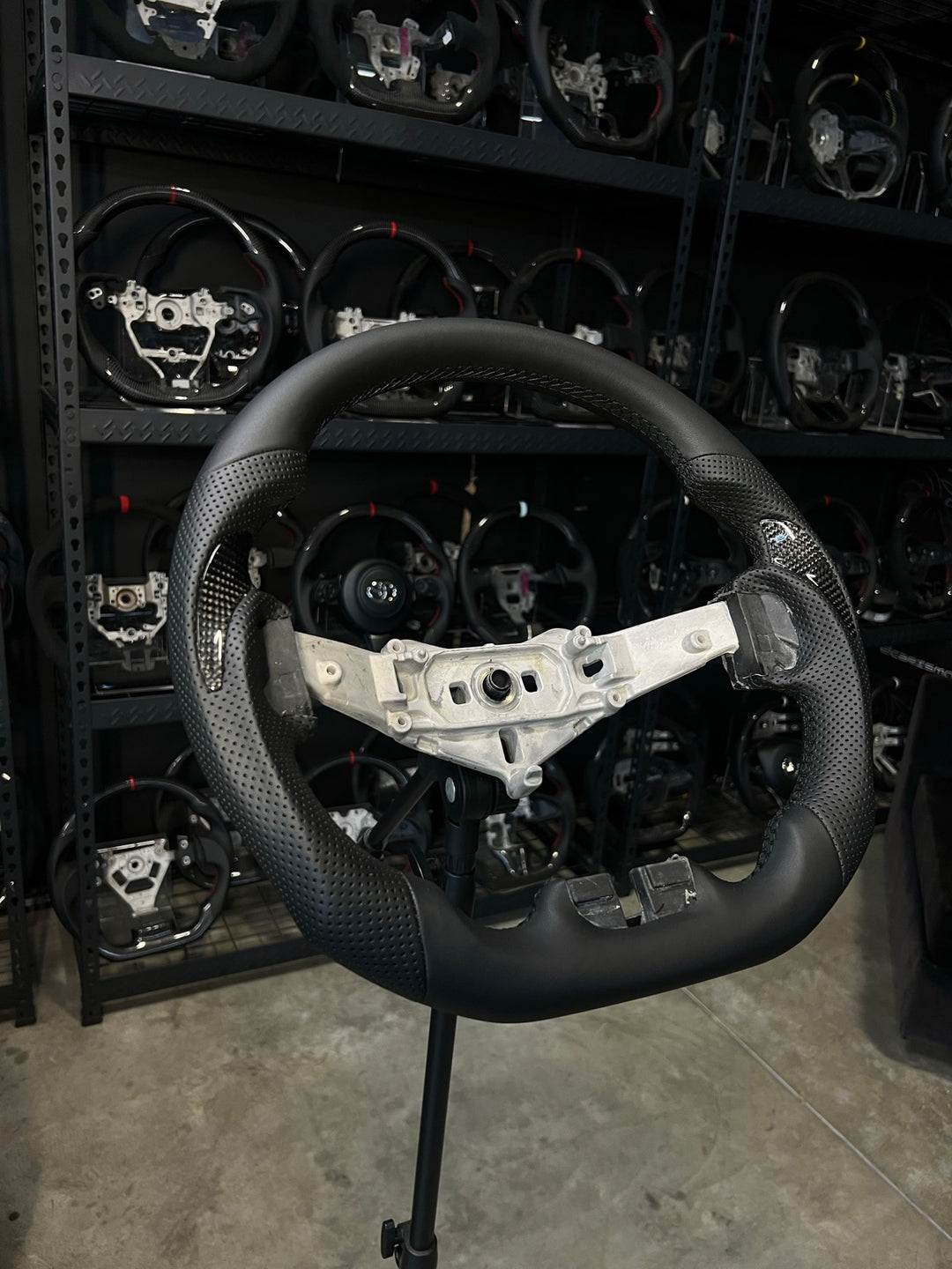[Made to Order] Jeep Wrangler (JK) - Sport - Full Leather - Perforated Leather with Carbon Thumb Grip - Black Stitching - No Stripe