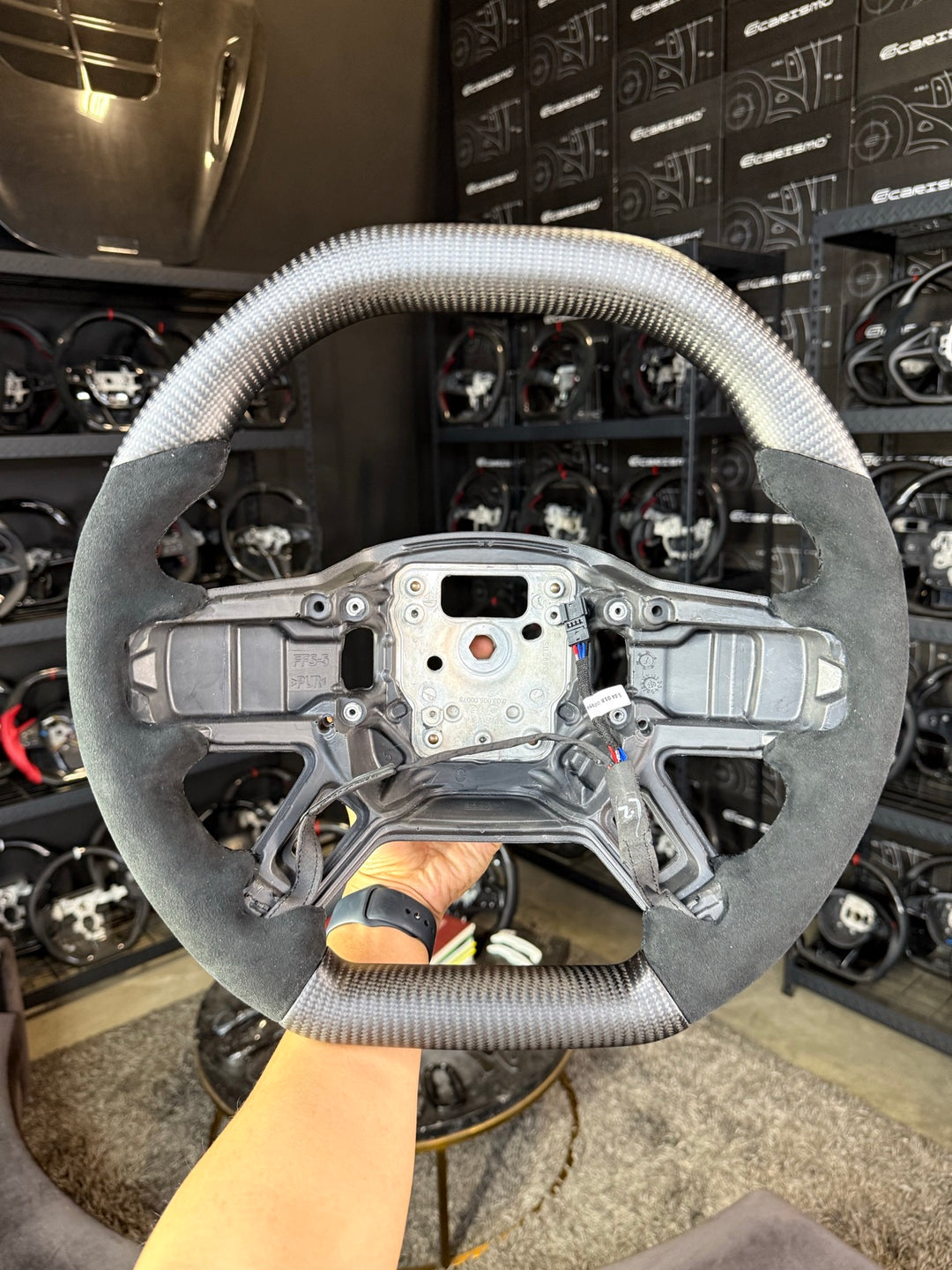 [Made to Order] Land Rover Defender (L663) - Signature - Matte Carbon - Alcantara - Black Stitching - No Stripe
