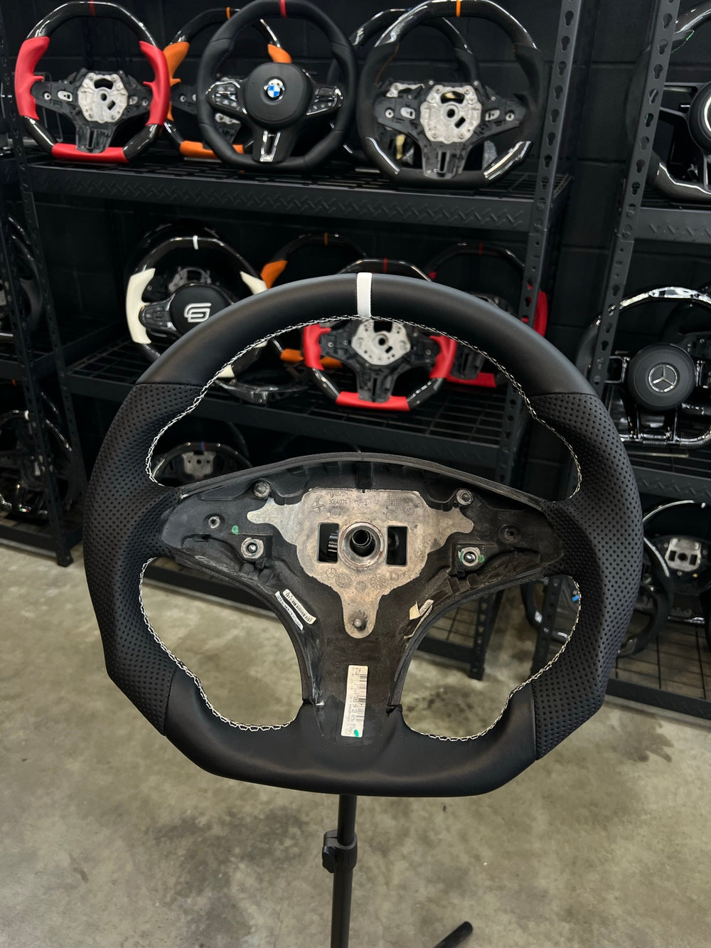 [Made to Order] Mercedes/AMG (2012 AMG Performance Wheel) - Sport - (Full Leather) Smooth Leather - Perforated Leather - White Stitching - White Smooth Leather Stripe