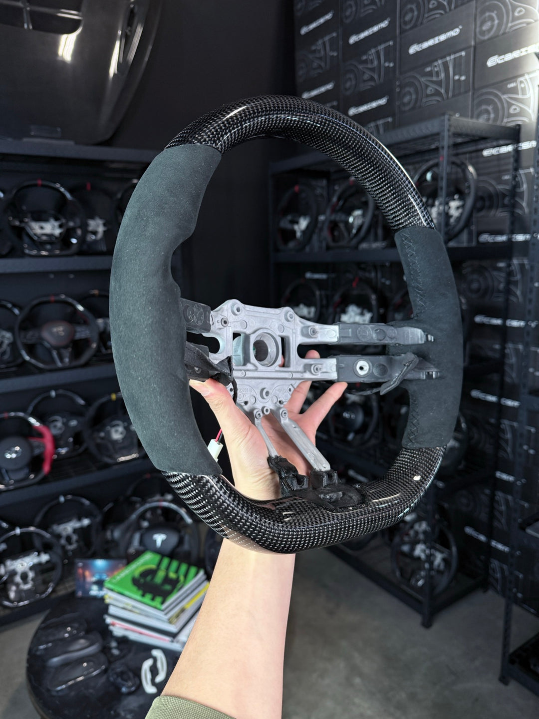 [Made to Order] Mercedes/AMG (2022 AMG Performance Wheel) - OEM Shape - Gloss Carbon - Alcantara - Black Stitching - No Stripe