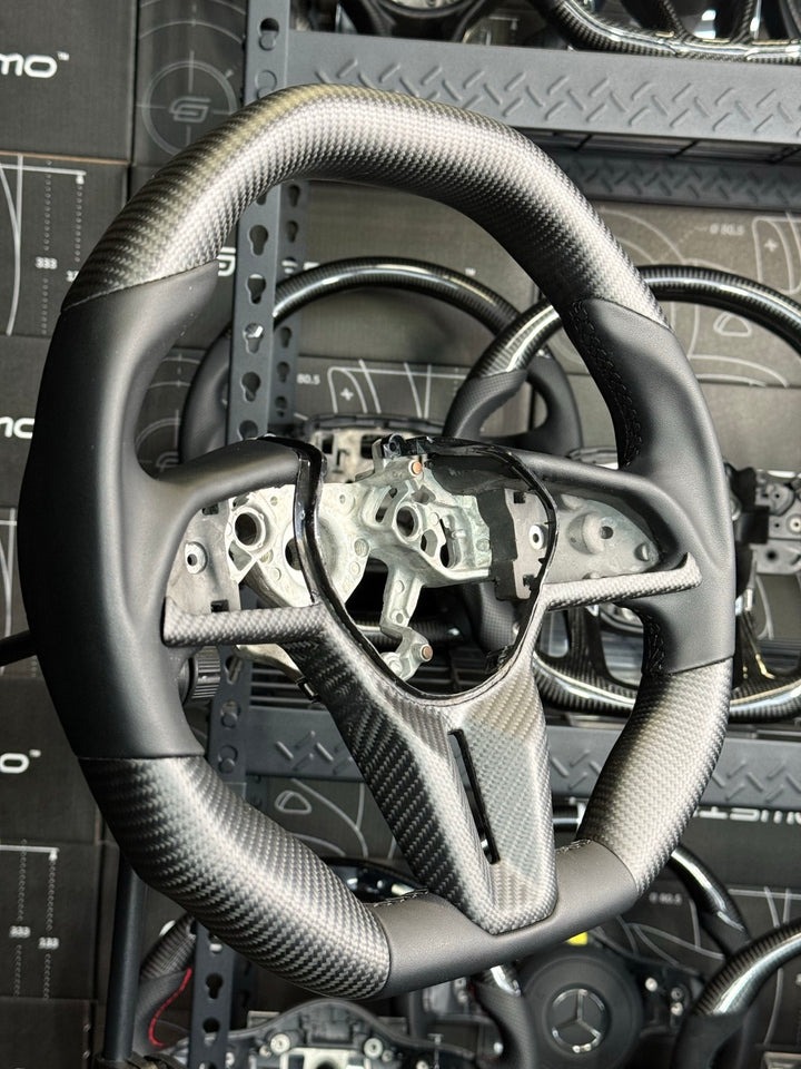 [Made to Order] Nissan GT-R (R35 EBA) - Signature - Matte Carbon - Smooth Leather - Black Stitching - No Stripe