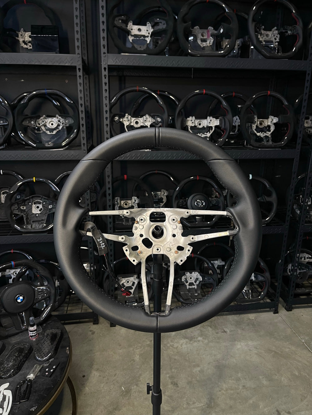 [Made to Order] Porsche (991.2 Wheel) - OEM Shape - (Full Leather) Smooth Leather - Smooth Leather - Black Stitching - Black Smooth Leather Stripe