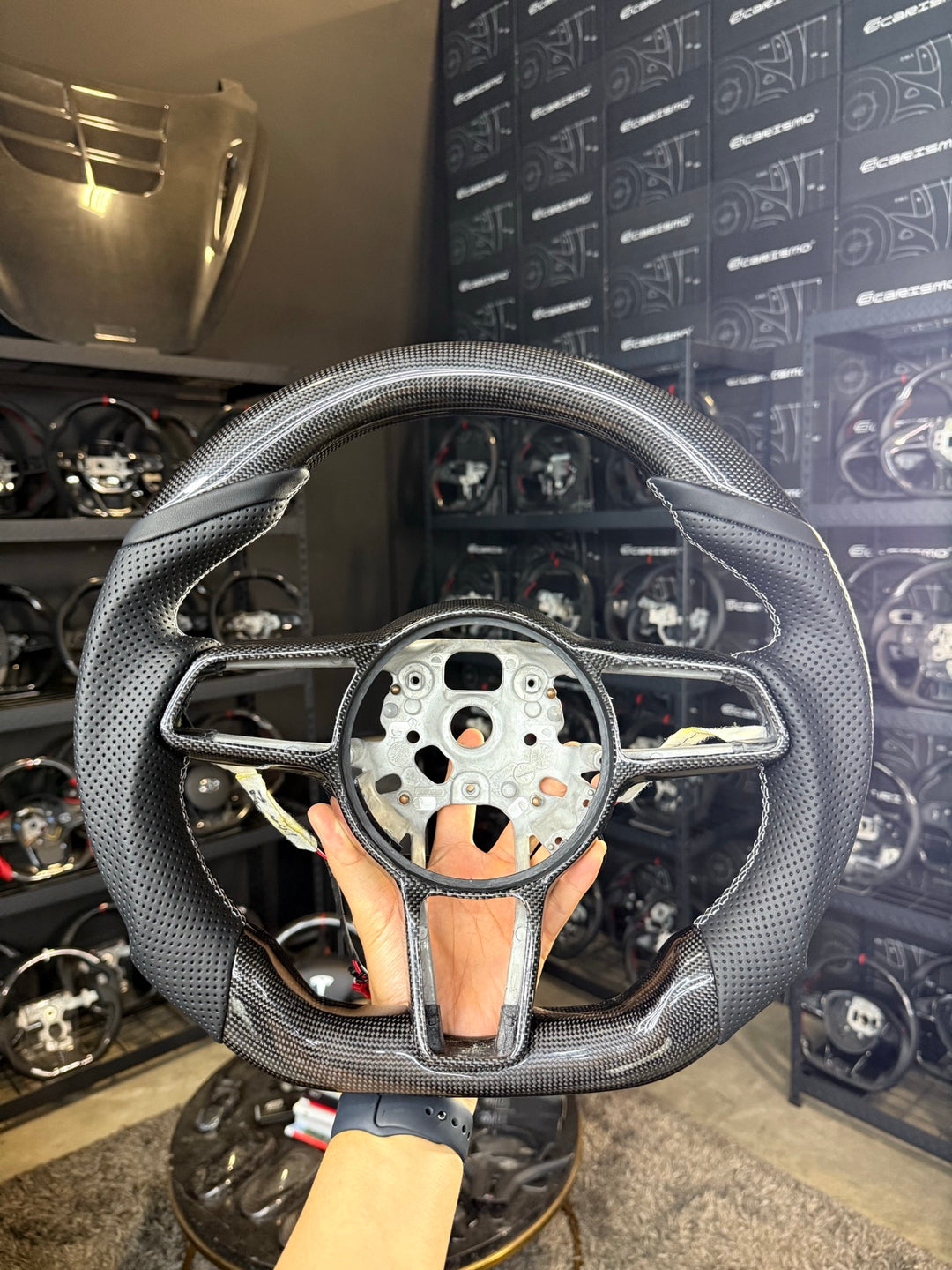 [Made to Order] Porsche (991.2 Wheel) - Sport - Gloss Plain Carbon - Perforated Leather - Silver Stitching - No Stripe