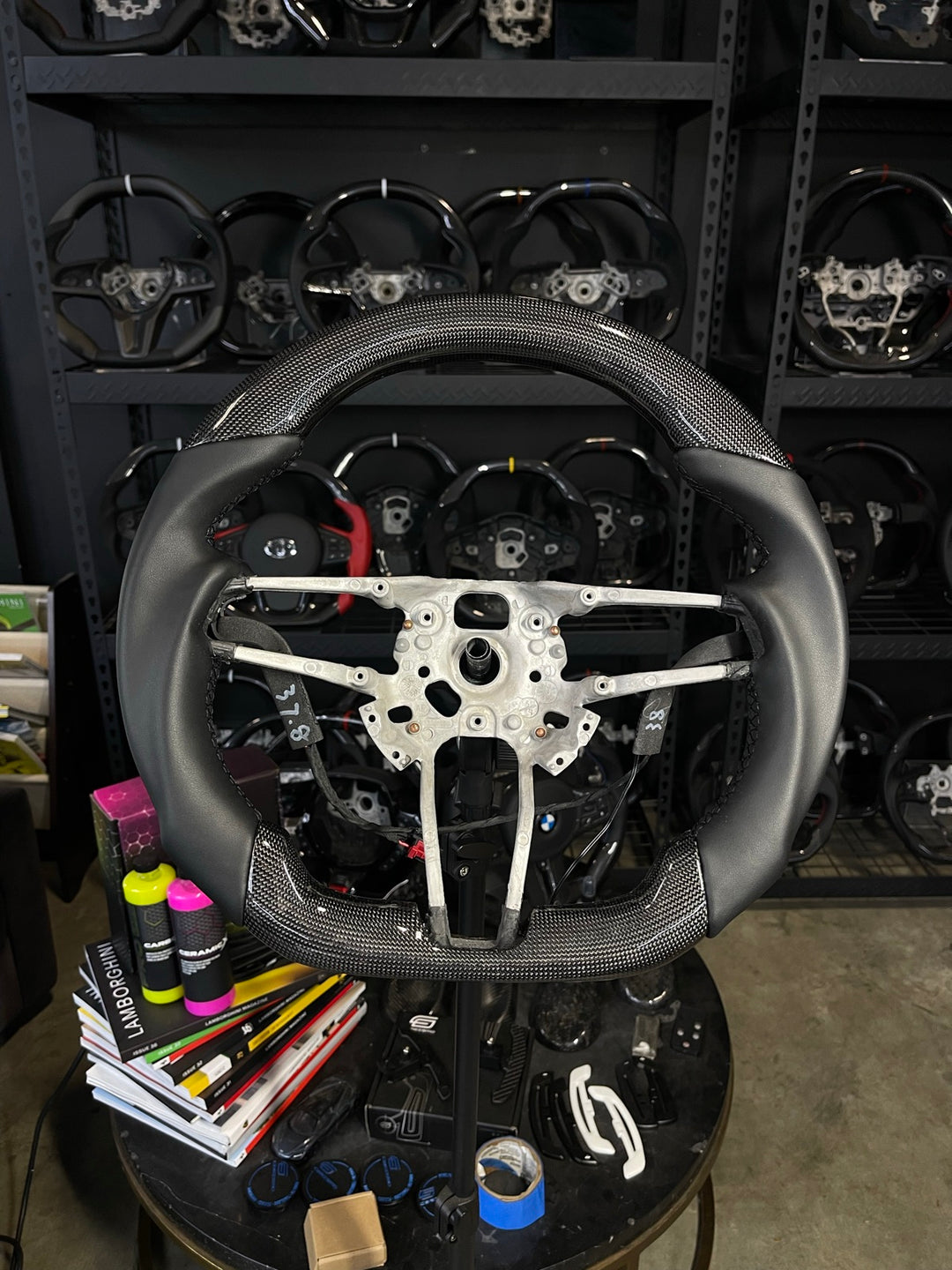 [Made to Order] Porsche (991.2 Wheel) - Sport - Gloss Plain Carbon - Smooth Leather - Black Stitching - No Stripe