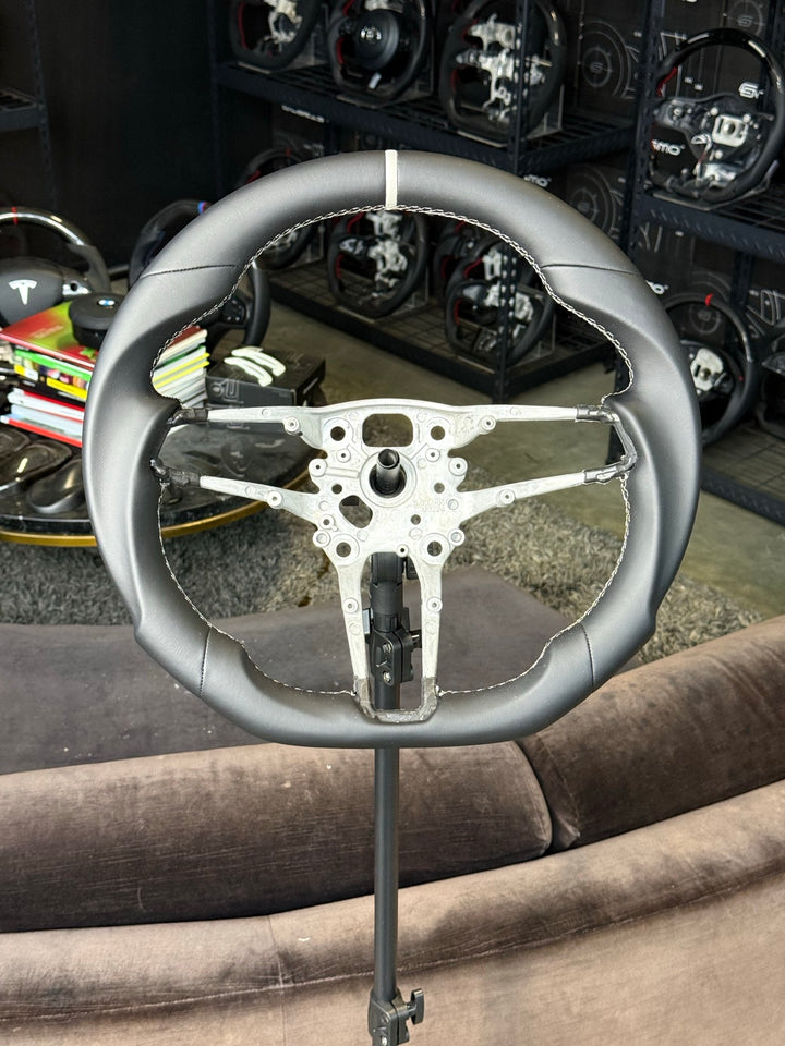 [Made to Order] Porsche (992.1 Wheel) - Sport - (Full Leather) Smooth Leather - Smooth Leather - White Stitching - White Smooth Leather Stripe