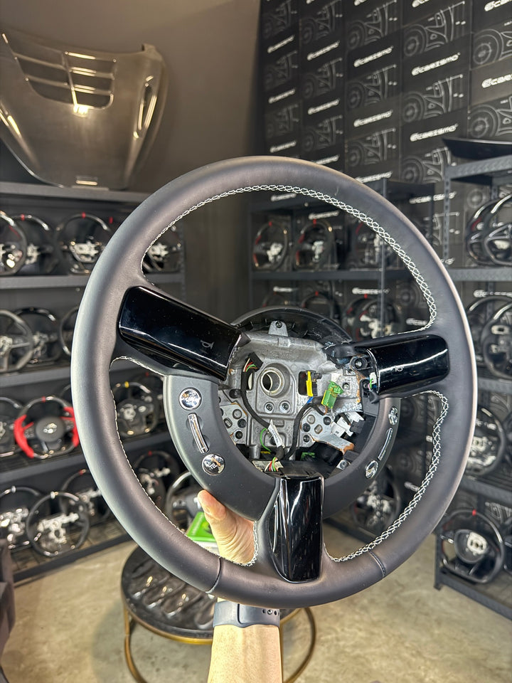 [Made to Order] Rolls-Royce Phantom VII - OEM Shape - Full Leather - Smooth Leather - White Stitching - No Stripe